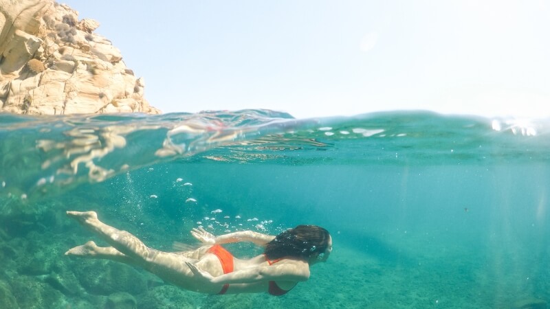 mơ thấy biển nước mênh mông có hên không