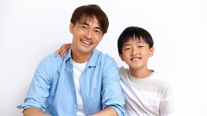 mơ thấy bố đã mất còn sống đánh con gì bao trúng