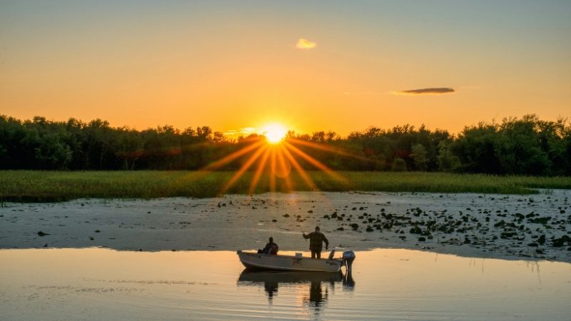Mơ Thấy Đi Thuyền Trên Sông dự báo điềm gì 