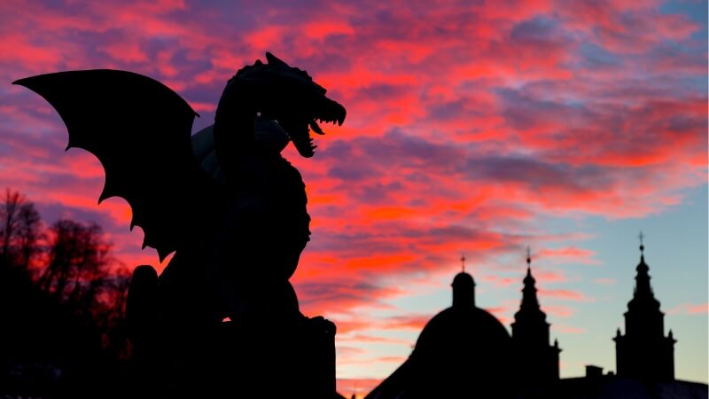 Giải mã giấc mơ thấy rồng bay