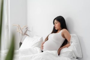 bà bầu nằm mơ thấy mình ra máu